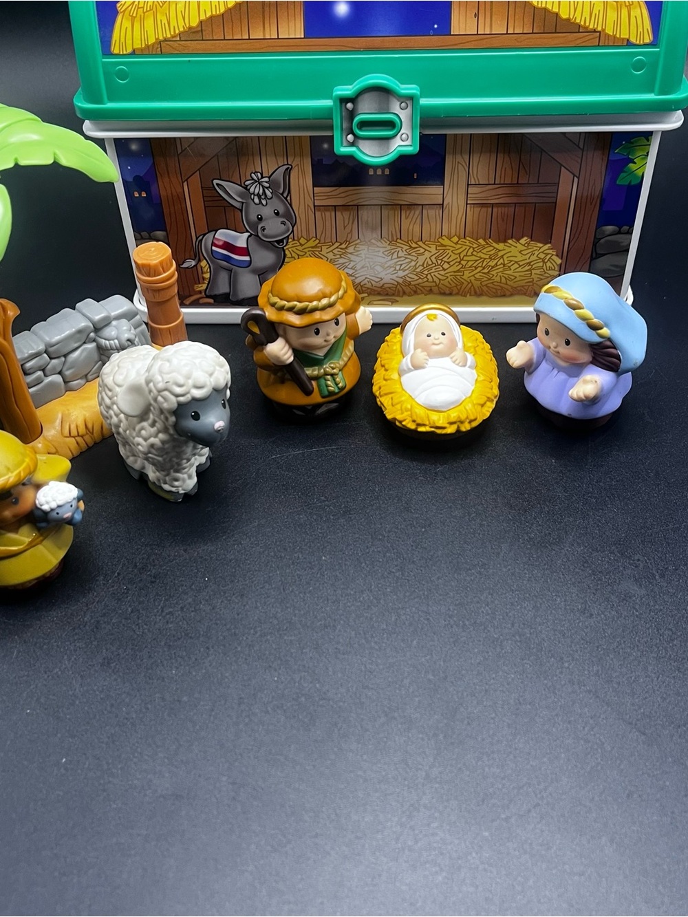 Fisher-Price Little People On-the-Go Nativity Set Storage Case Lunch Box Style - Picture 2 of 12